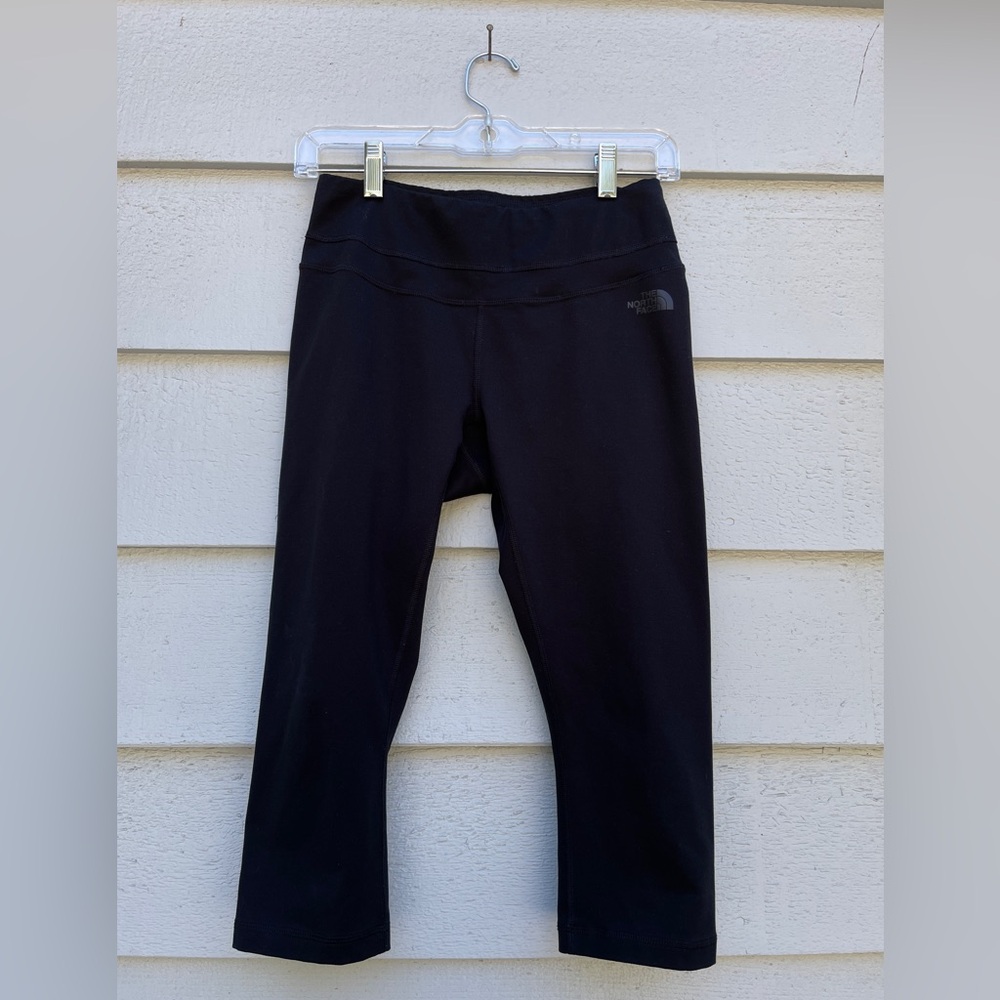 The North Face FLASHDRY Capri Leggings, Women’s Size Medium, Black
